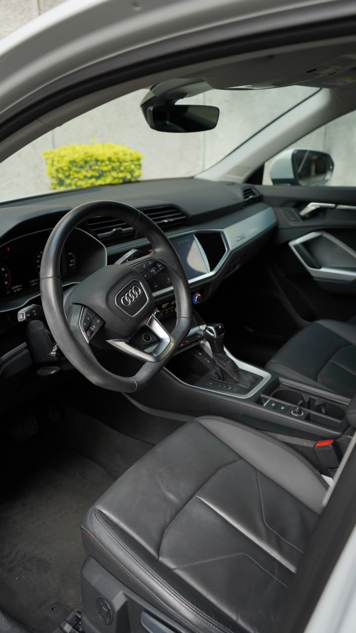 Q3 SportBack 2023 Select