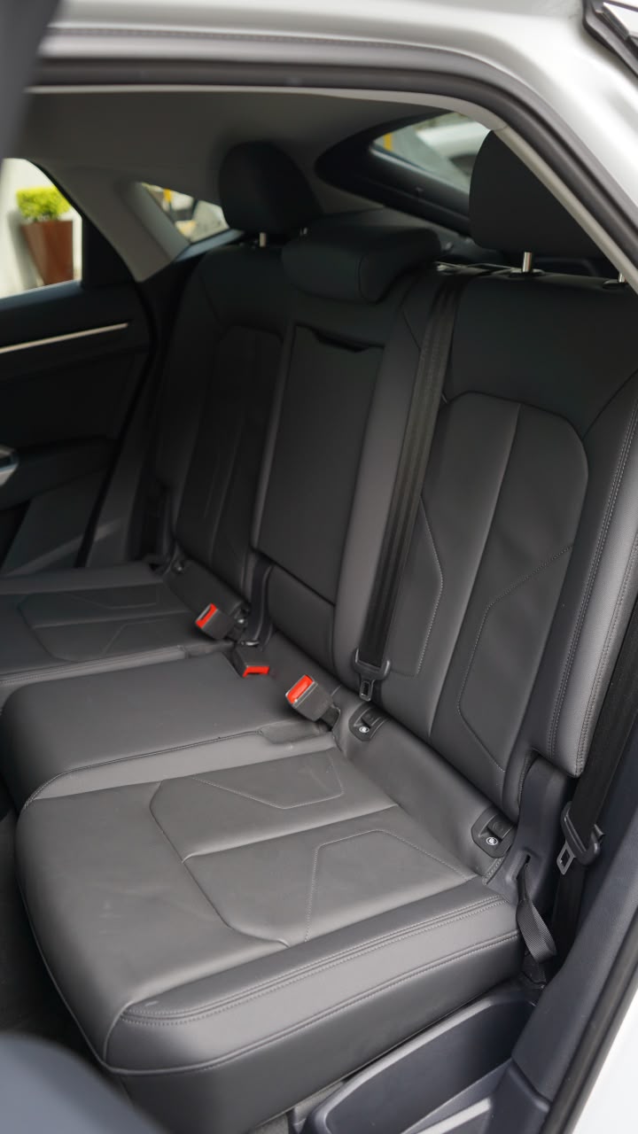 Q3 SportBack 2023 Select