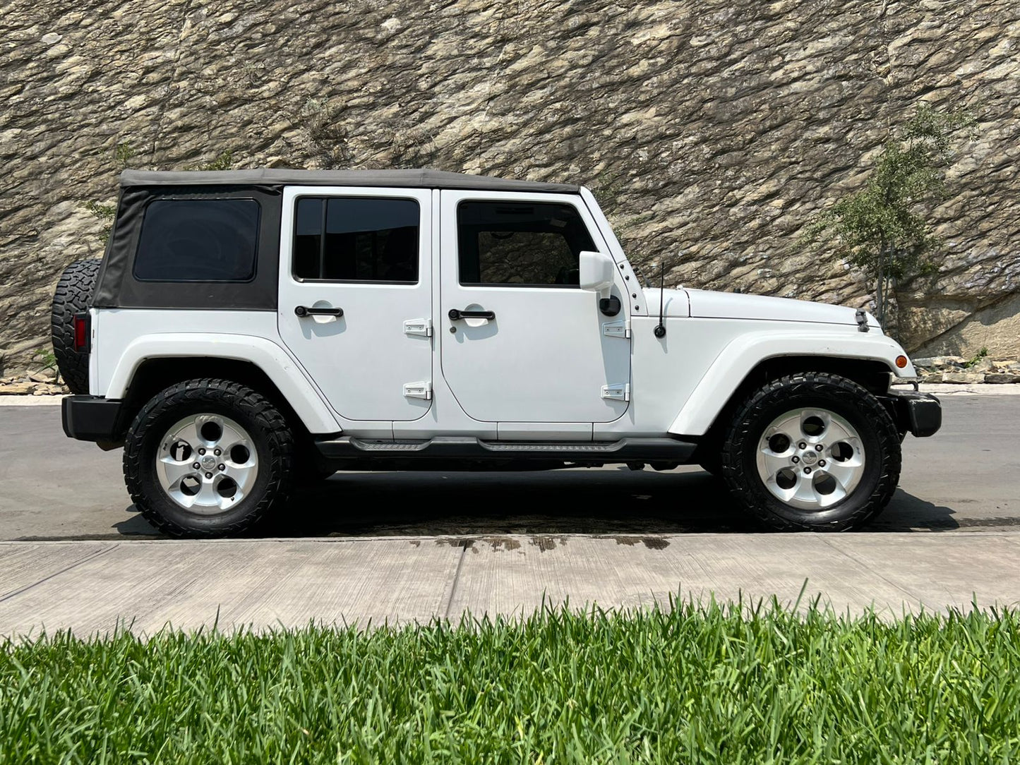 JEEP WRANGLER UNLIMITED SAHARA 2015
