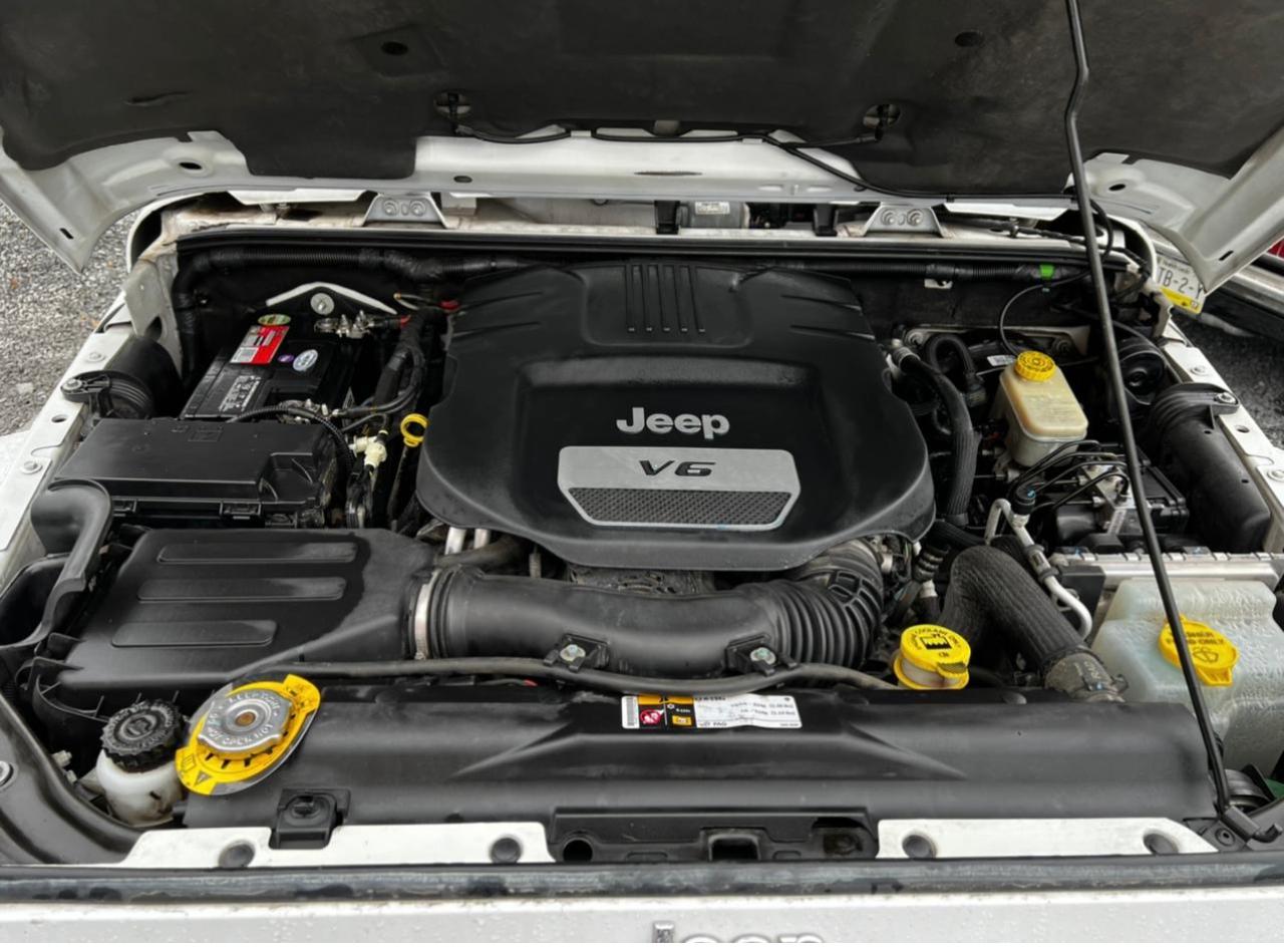 JEEP WRANGLER UNLIMITED SAHARA 2015