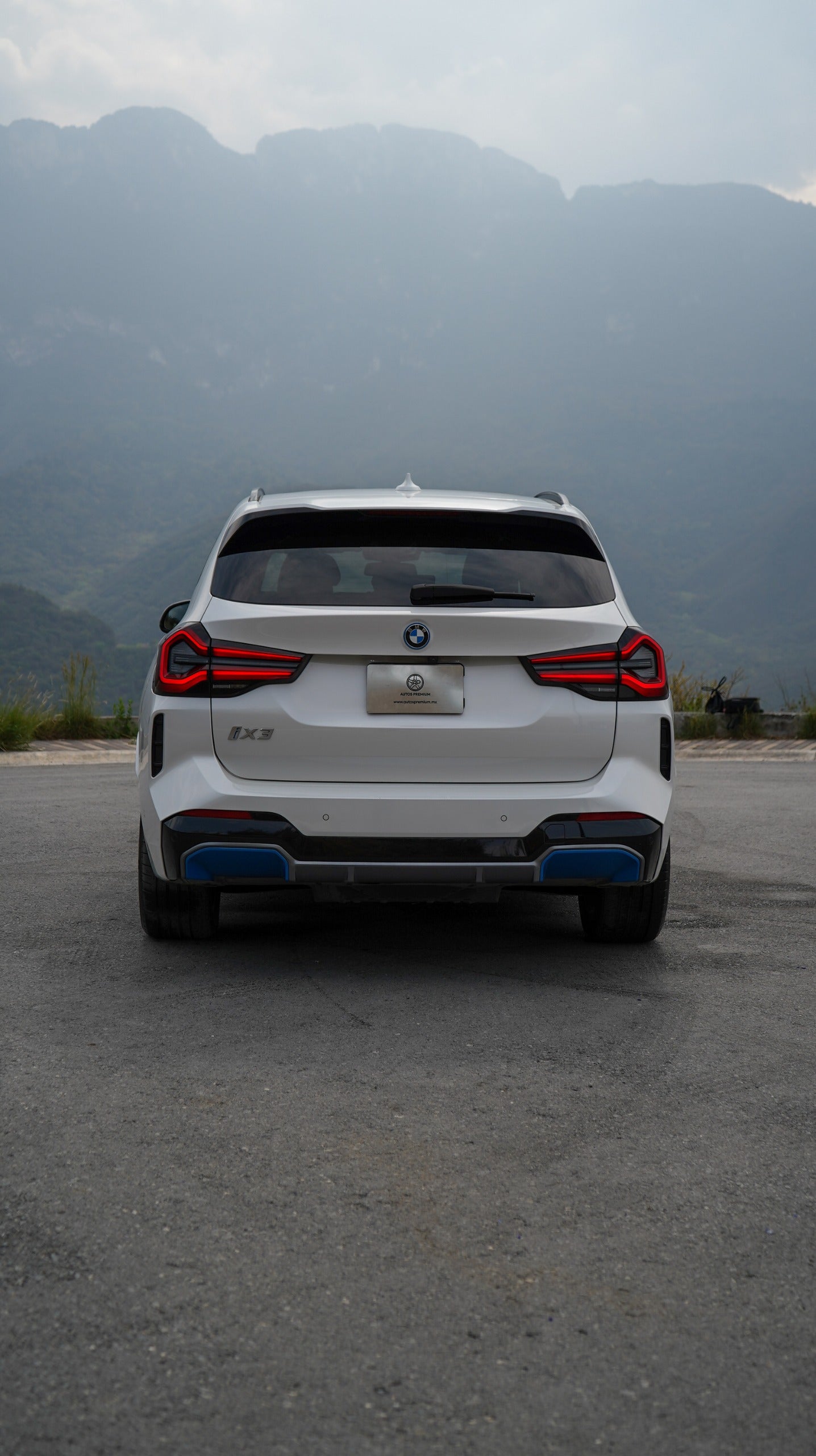 BMW iX3 2023