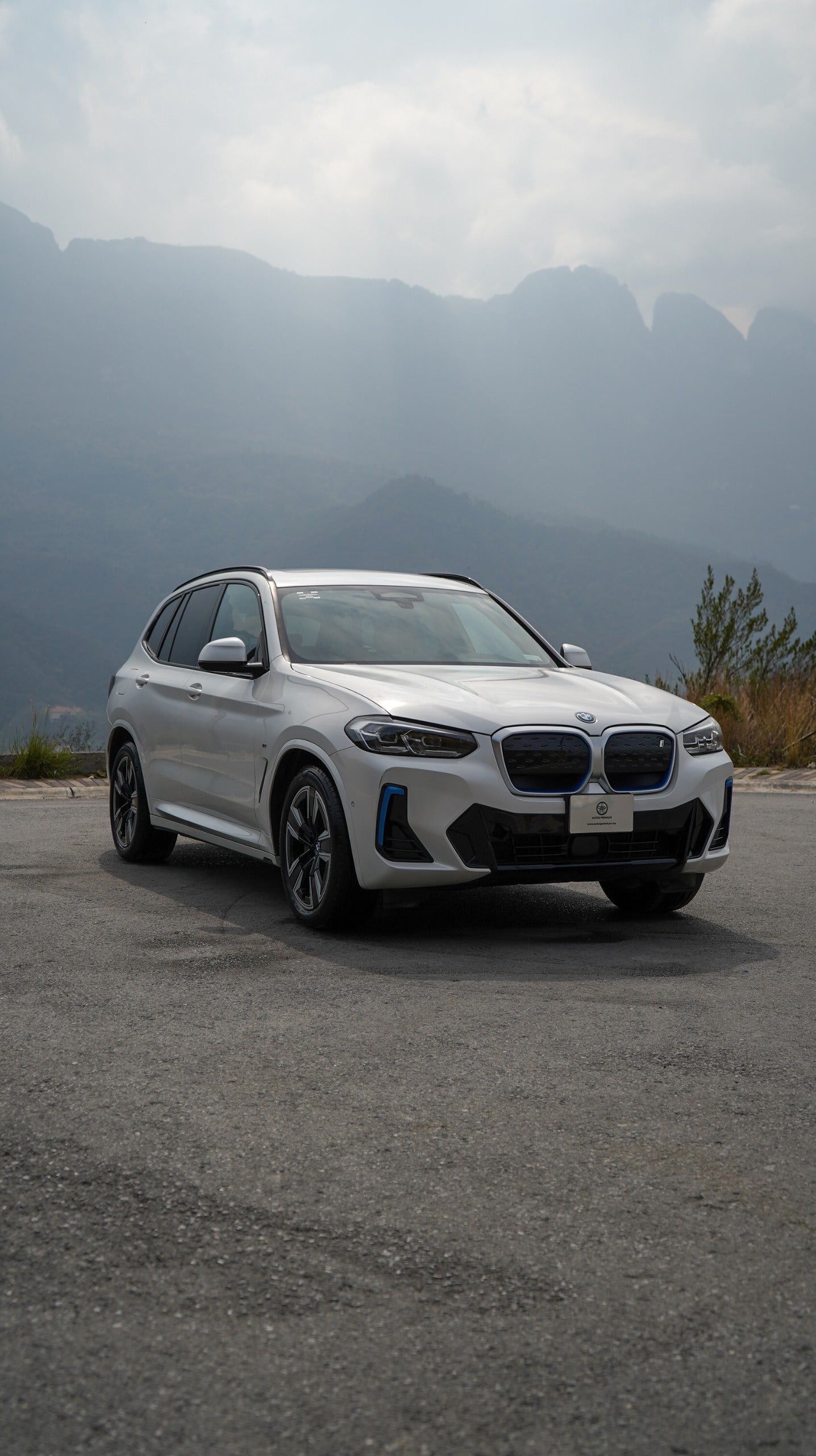 BMW iX3 2023