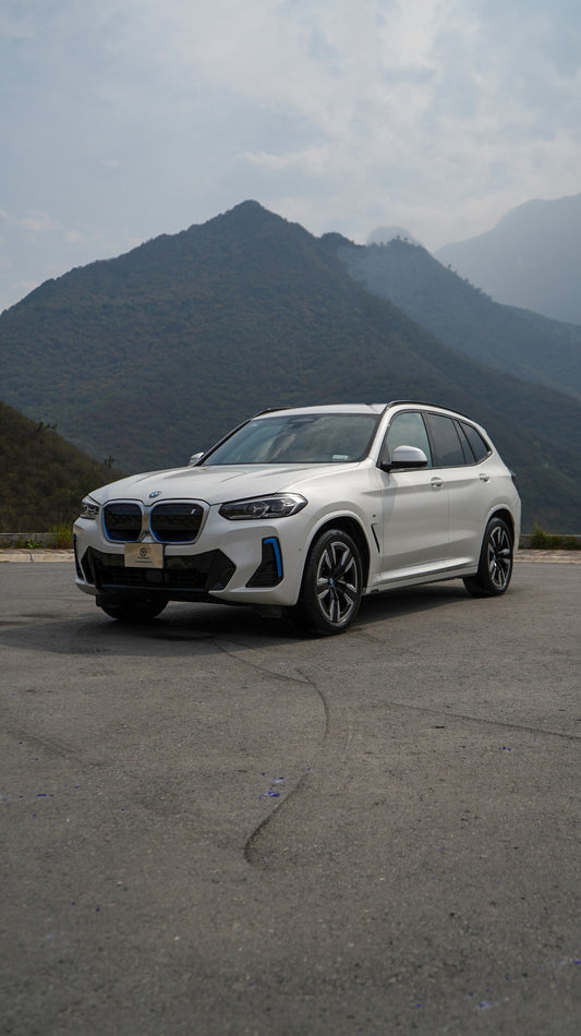 BMW iX3 2023