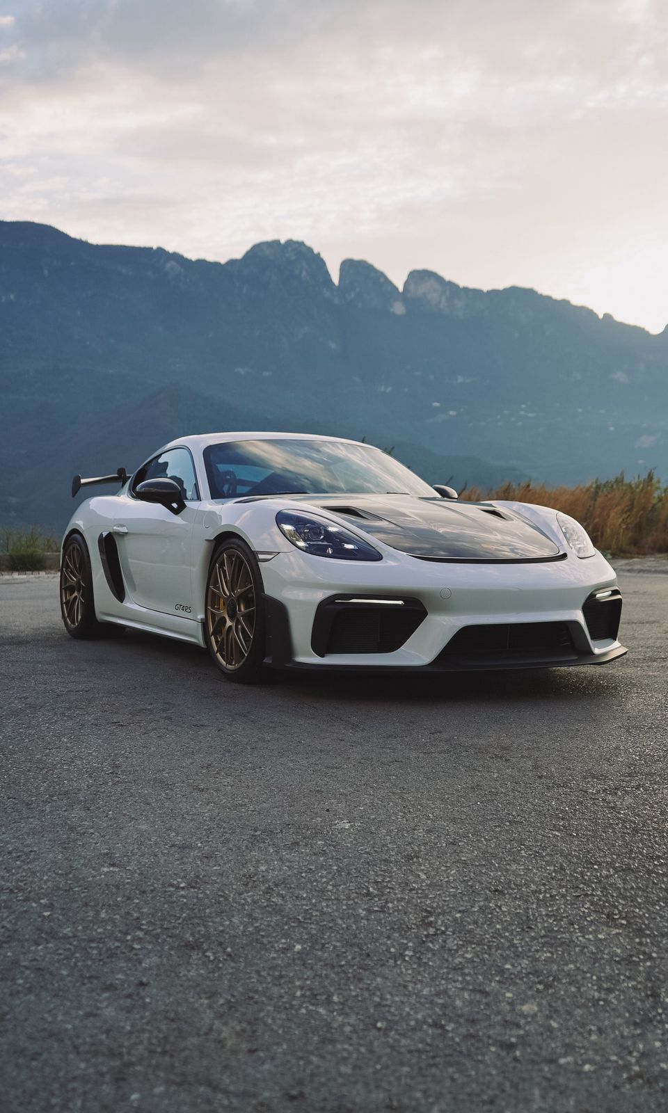 Porsche 718 Cayman GT4 RS 2025